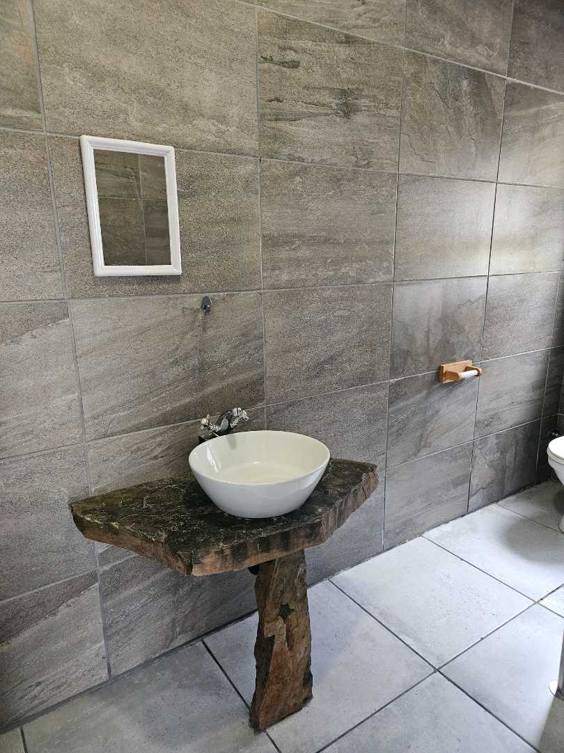 1 Bedroom Property for Sale in Theescombe Eastern Cape